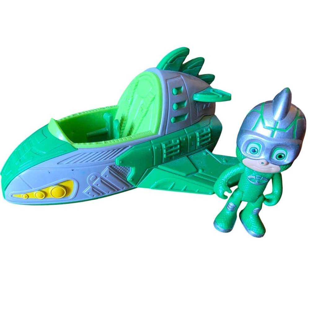 PJ Masks Gekko Mobile Vehicle and Gekko Action Figure Set Just Play Green